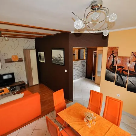 Jurica Apartment *